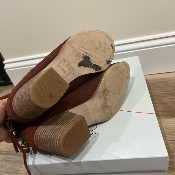 🔴 SOLD 🔴 SOCIETY OSKAR MARSALA COW SUEDE ANKLE BOOTS SHOES 8.5 EUC - Picture 8 of 10